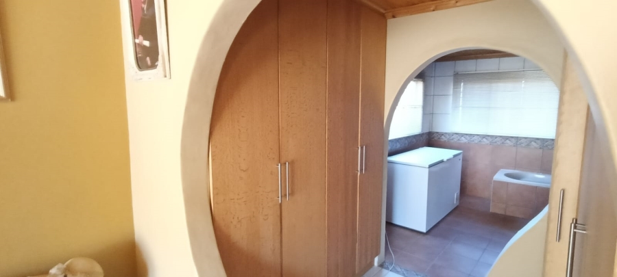 4 Bedroom Property for Sale in Langenhovenpark Free State